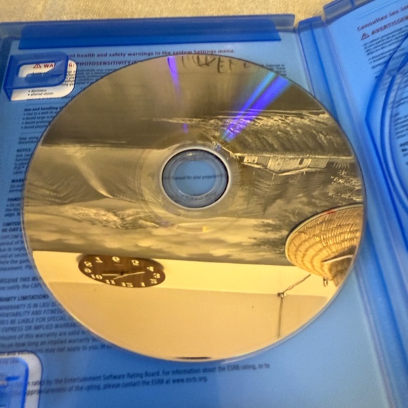 Resident Evil 2 -Remake Sony PlayStation 4 PS4 Survival Horror - Picture 4 of 4